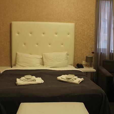 Hotel Plaza Тбілісі Екстер'єр фото