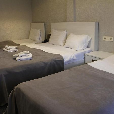 Hotel Plaza Тбілісі Екстер'єр фото