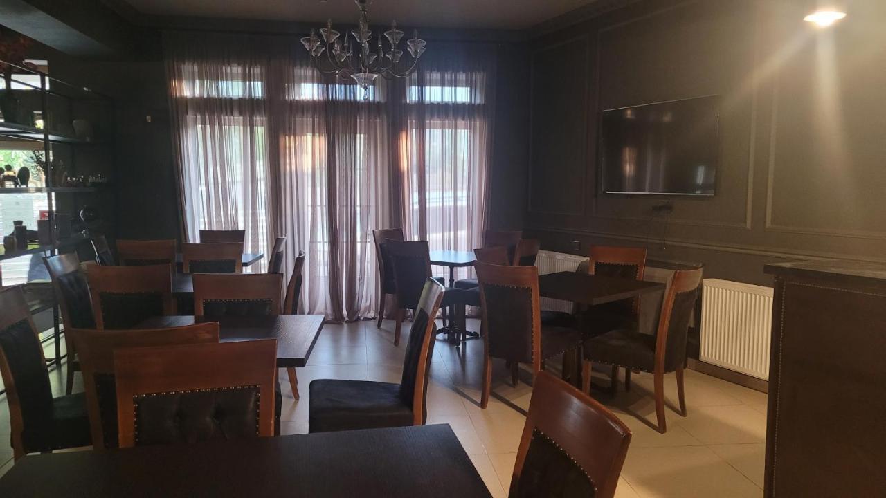 Hotel Plaza Тбілісі Екстер'єр фото
