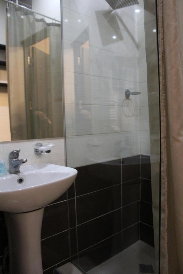 Hotel Plaza Тбілісі Екстер'єр фото