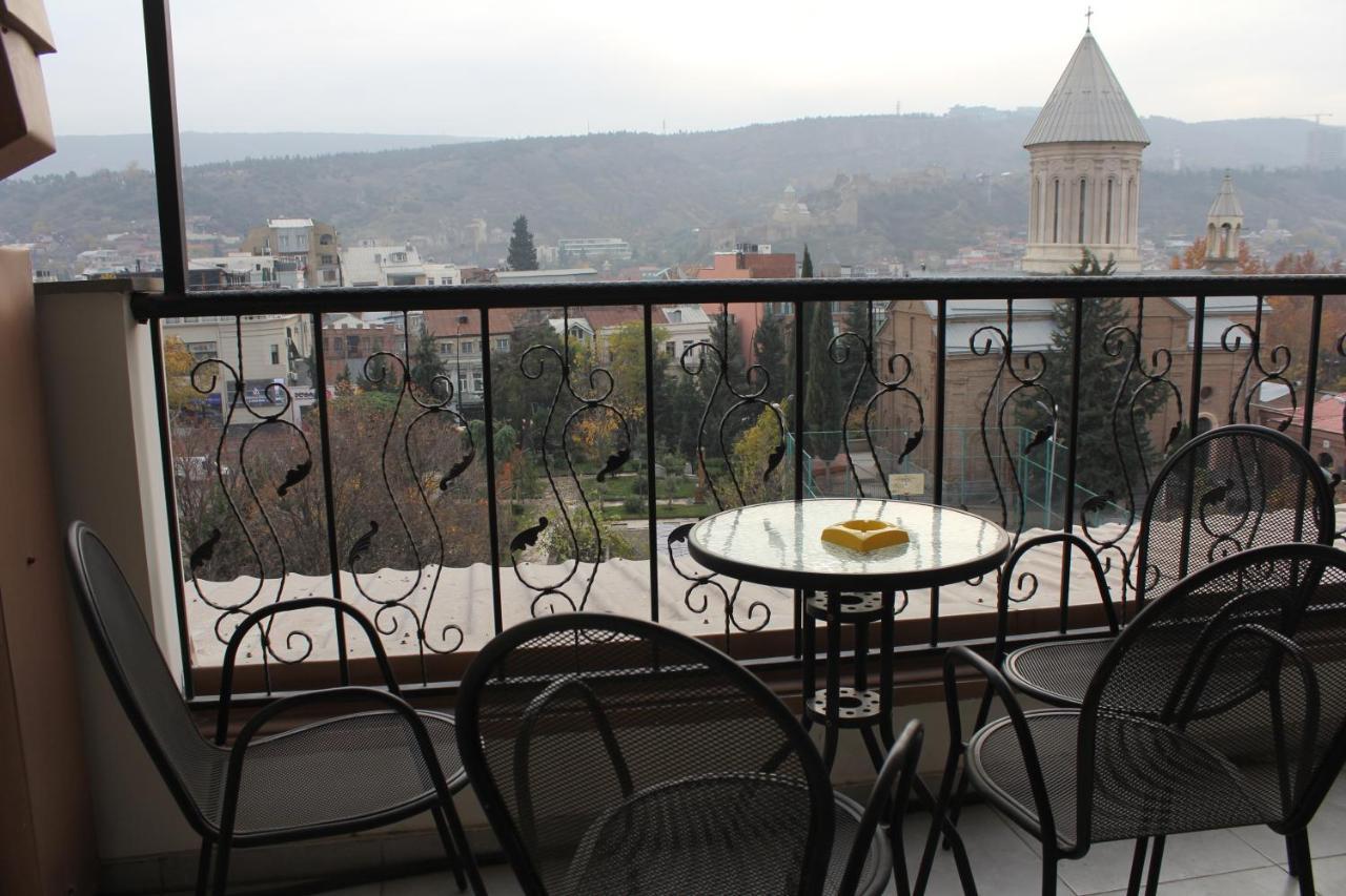 Hotel Plaza Тбілісі Екстер'єр фото