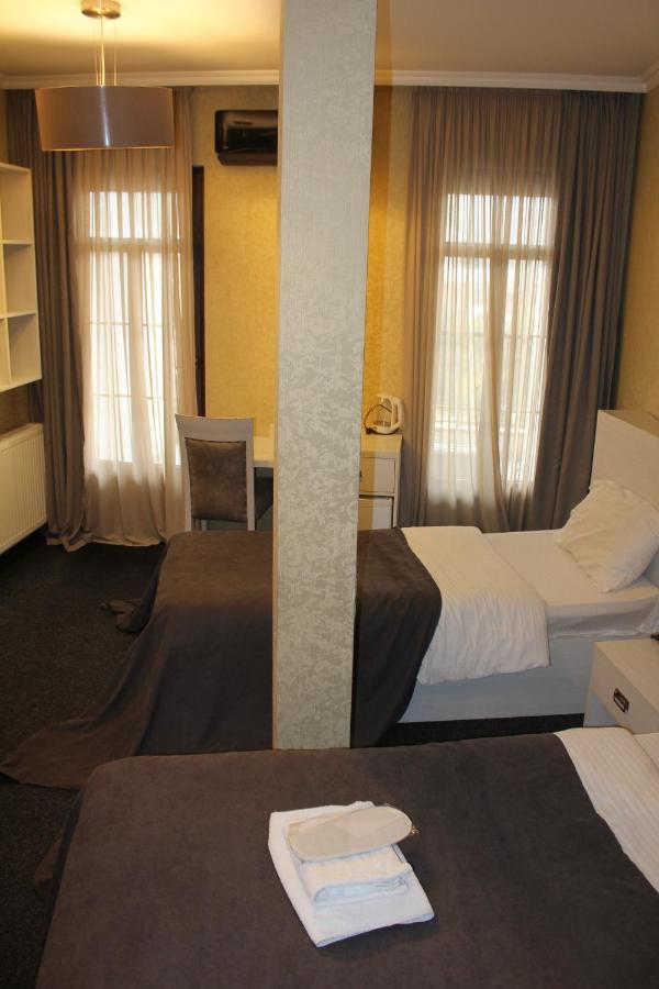 Hotel Plaza Тбілісі Екстер'єр фото